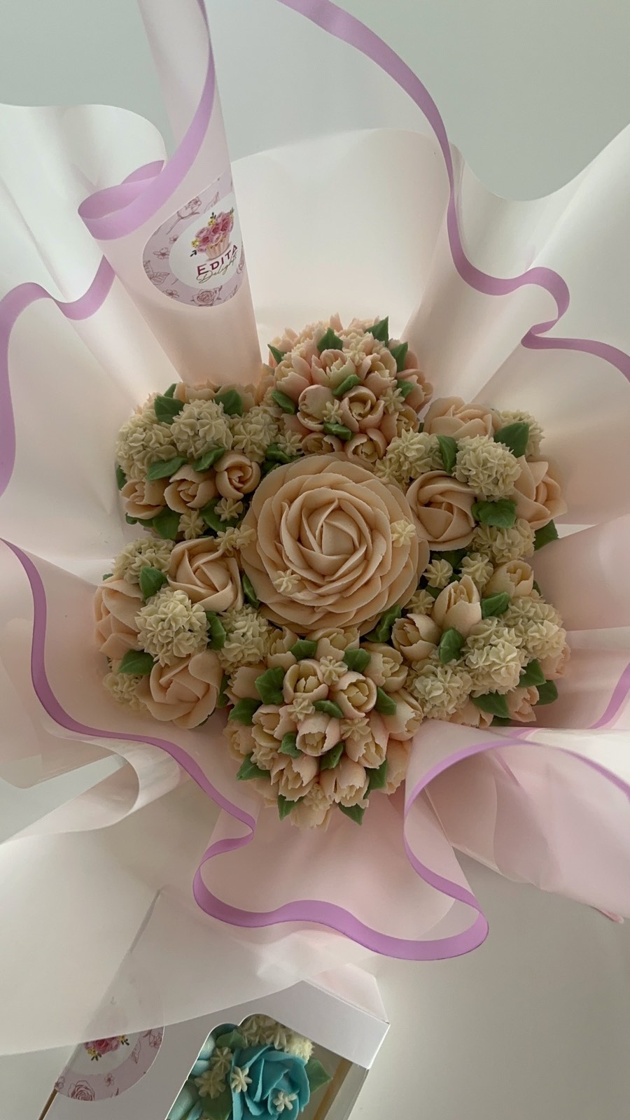 Pink Flowers Cupcake bouquet - 7 pcs