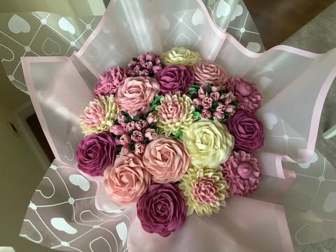 Cupcake flowers bouquet - 19 pcs