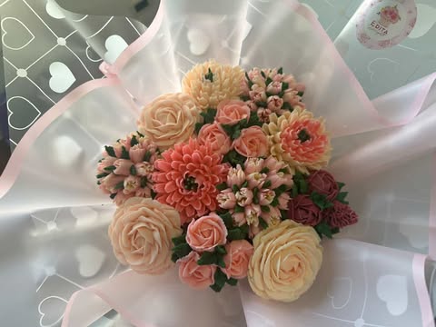 Cupcake flowers bouquet - 12 pcs
