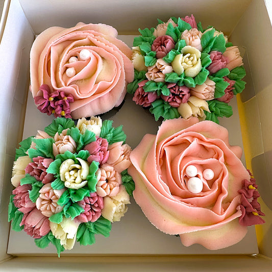 Sweet roses and tulips box