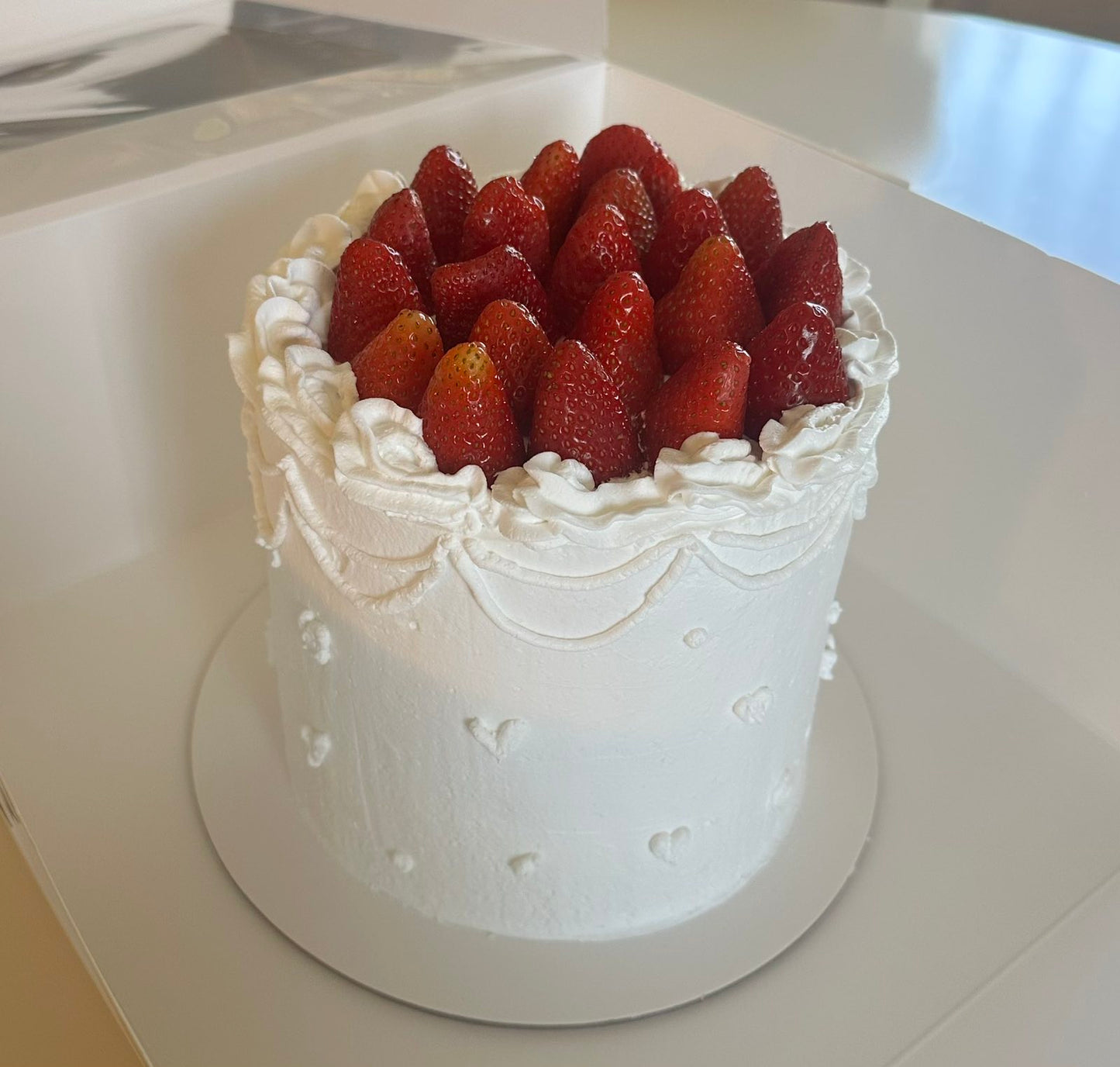 Vanilla and strawberry cake